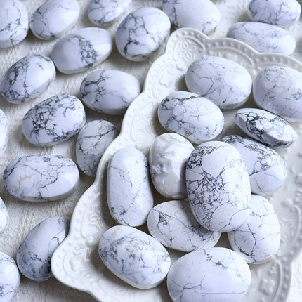 Howlite palm stone