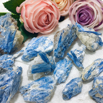 Kyanite raw stone