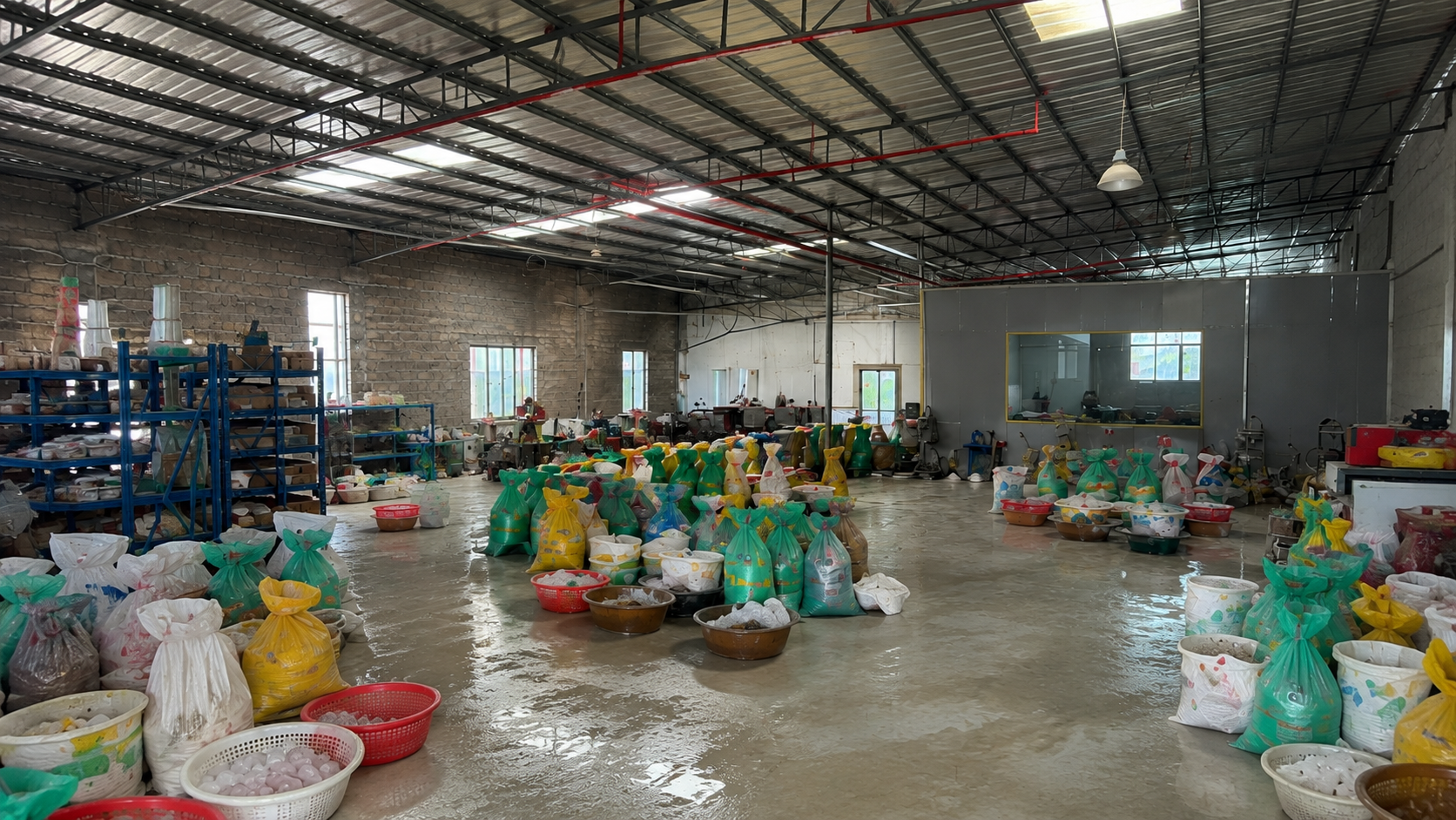 Crystal Wholesale China crystal production floor and factory workspace