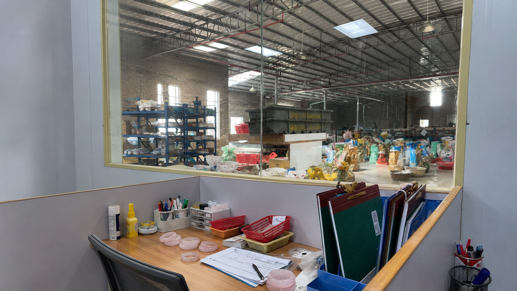 Crystal Wholesale China quality control and production inspection area