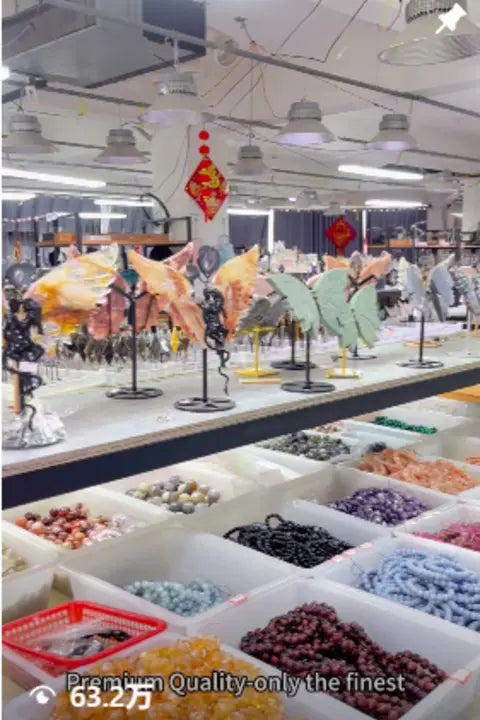 Large wholesale crystal showroom with in-stock products